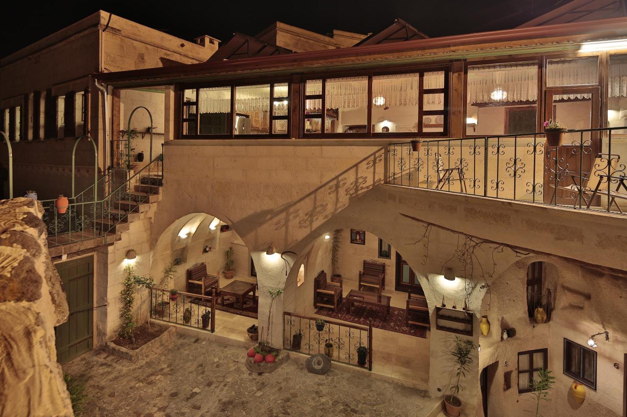 ホテル Three Doors Cappadocia Ibrahimpasa エクステリア 写真